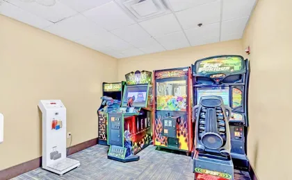 1BR Two Queen Beds With Pool and Hot Tub