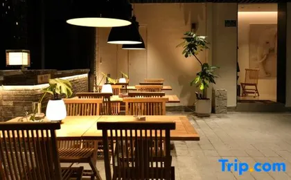 YinXIANG Yinxiang Hotel (Chongqing Jiefangbei Hongyadong Branch)
