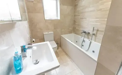 Large Home near city centre, UOB & QE hospital