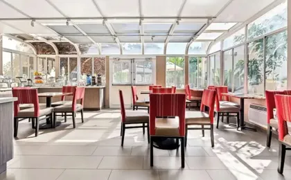 Aurora Inn