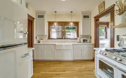 3 Blocks to Plaza! Historic Prescott Gem w/ Grill