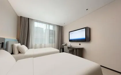Atour Light Hotel Wuhan Hubei University Xudong Metro Station