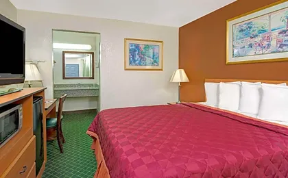 Travelodge by Wyndham Sacramento / Rancho Cordova