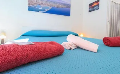 BED&FLY NEAR AIRPORT CATANIA FONTANAROSSA BAGNO PRIVATO In CAMERA