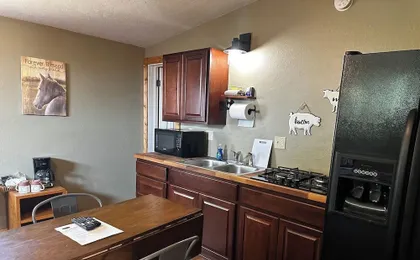 Travellers Rest Cabins and RV Park