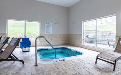 Holiday Inn Express & Suites New Martinsville
