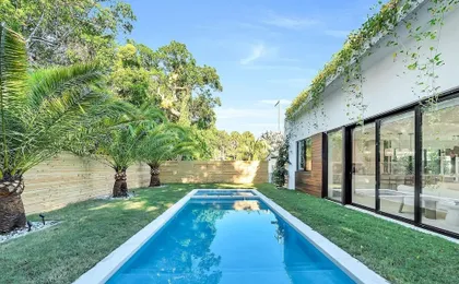 Luxury Pool Home - Downtown Brickell