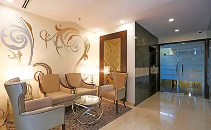 OYO H Carlton Hotel