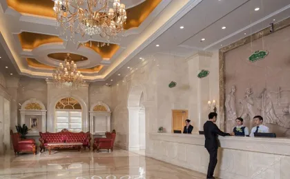 Vienna Hotel (Shenzhen Nanyou Clothing City Nanguang Metro Station)