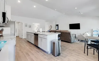 New Poolside Home in South Gulf Cove! Beaches Boca Grande, Manasota, Siesta Key & Venice