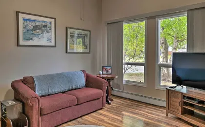 8 Mi to Dtwn Achorage! Home w/ Pet-friendly Yard