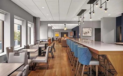 Hampton Inn & Suites Chicago-Downtown