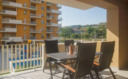 Apartment Sleeps 4 with Sea View