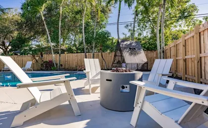 Fox Lagoon Pool Spa Villa 6BD Luxury Stay