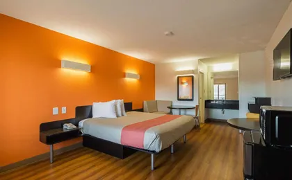 Motel 6 Savannah Midtown