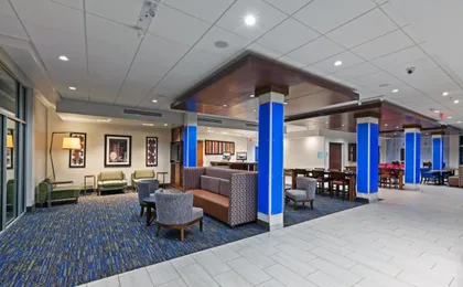 Holiday Inn Express & Suites Tulsa South - Woodland Hills