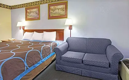 Super 8 by Wyndham Suwanee