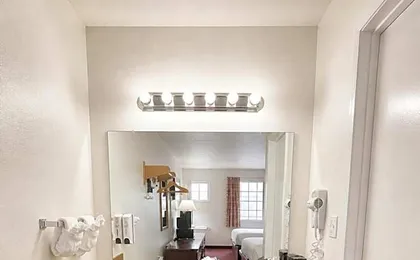 Carriage House Inn