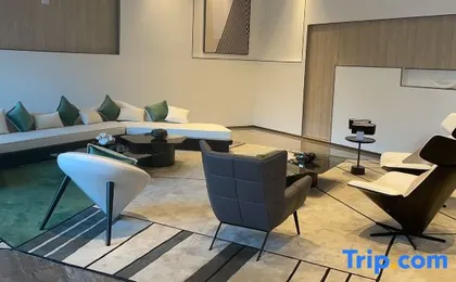 Burris Executive Apartment (Shenzhen Coast City Nanyou Clothing Store)