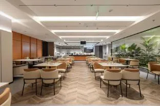 Home Inn Plus Beijing International Exhibition Liufang Metro Station