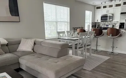 2 BR Condo w/ Golf Course Views & Pool