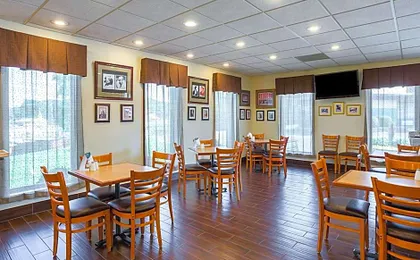 Quality Inn Hurricane Mills I-40