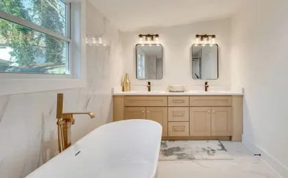 < 4 Mi to Mercedes-benz: Modern West End ATL Stay