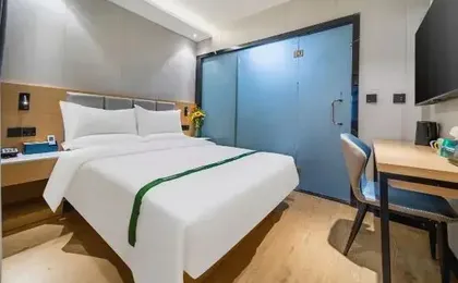 GreenTree Inn Express Hotel (Shanghai Shuichan West Road Pedestrian Street Industrial Park Branch)