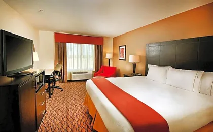 Holiday Inn Express Hotel and Suites Pearsall By IHG