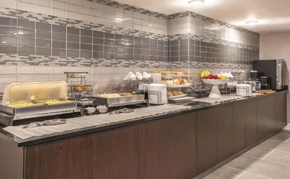 La Quinta Inn & Suites by Wyndham Columbia / Fort Meade