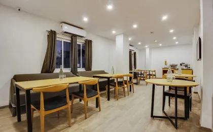 Super Townhouse 359 Begumpet Near Hyderabad Central
