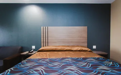 Budget Host Inn & Suites Sugar Land