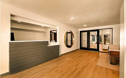 LivAway Suites Seattle- Renton