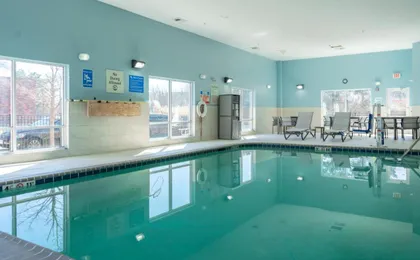 Holiday Inn Express Hotel & Suites Lake Zurich-Barrington
