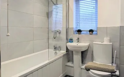 Fewster Apartment with Free Parking