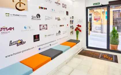 AMC Granada Hostal