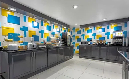 La Quinta Inn & Suites by Wyndham Columbus West - Hilliard