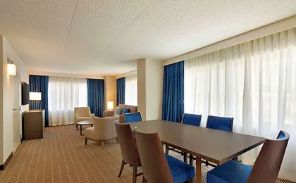 Embassy Suites By Hilton Hotel Boston At Logan Airport