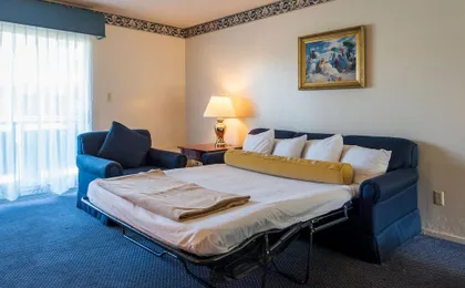 Coral Reef Inn & Suites