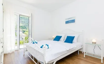 Villa Kate - Outdoor Pool, 4 Bedrooms, Free Parking