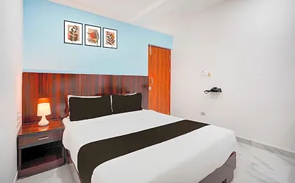 Townhouse Oak Bangalore Indiranagar Metro Station