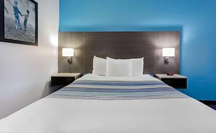 AmericInn by Wyndham Quincy