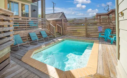 The Oyster House - Pet Friendly! Golf Cart Included!