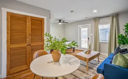 East End Studio Close to Houston Hotspots