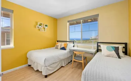 Ocean Views, Modern New Build, Yard 10min to Beach Ocean Escape by Avantstay
