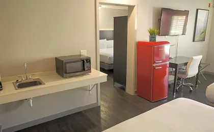 Americana Modern Hotel