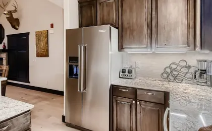 Luxury Ski in, Ski out 3 Bedroom Townhome at the Snowflake Lift - Saddlewood Townhomes