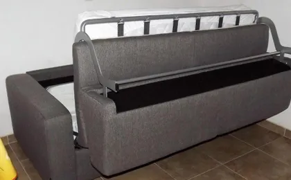 Cozy Apartment 16 with Double Bed Sleeper Couch