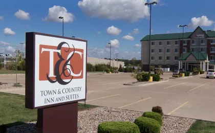 Town & Country Inn And Suites
