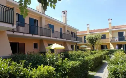 Cozy Villetta With Pool and Garden in Bibione